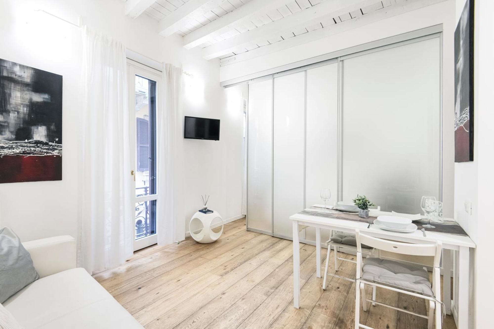 Amazing, New & Fully Furnished Studio In Duomo ミラノ エクステリア 写真
