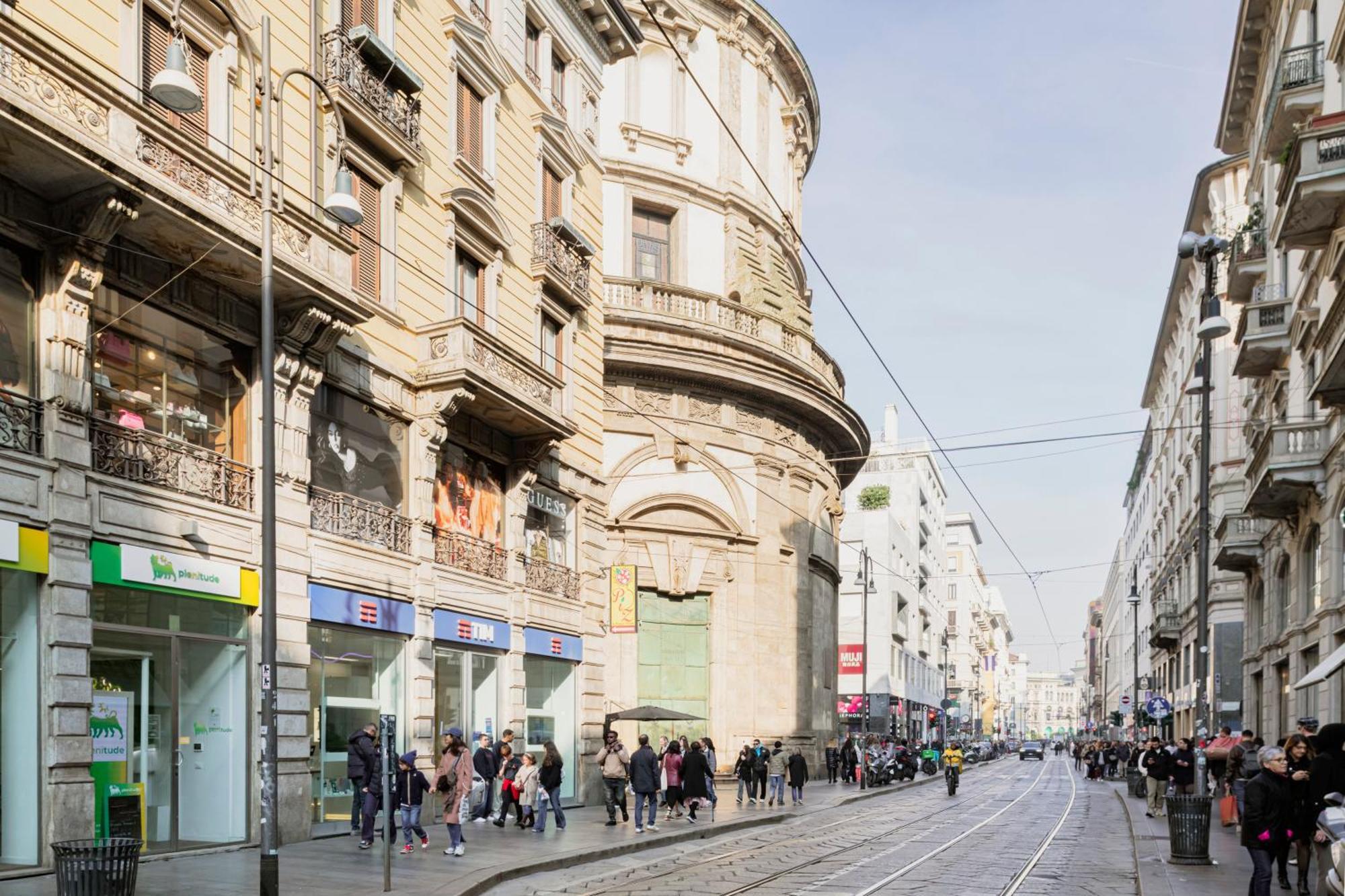 Amazing, New & Fully Furnished Studio In Duomo ミラノ エクステリア 写真