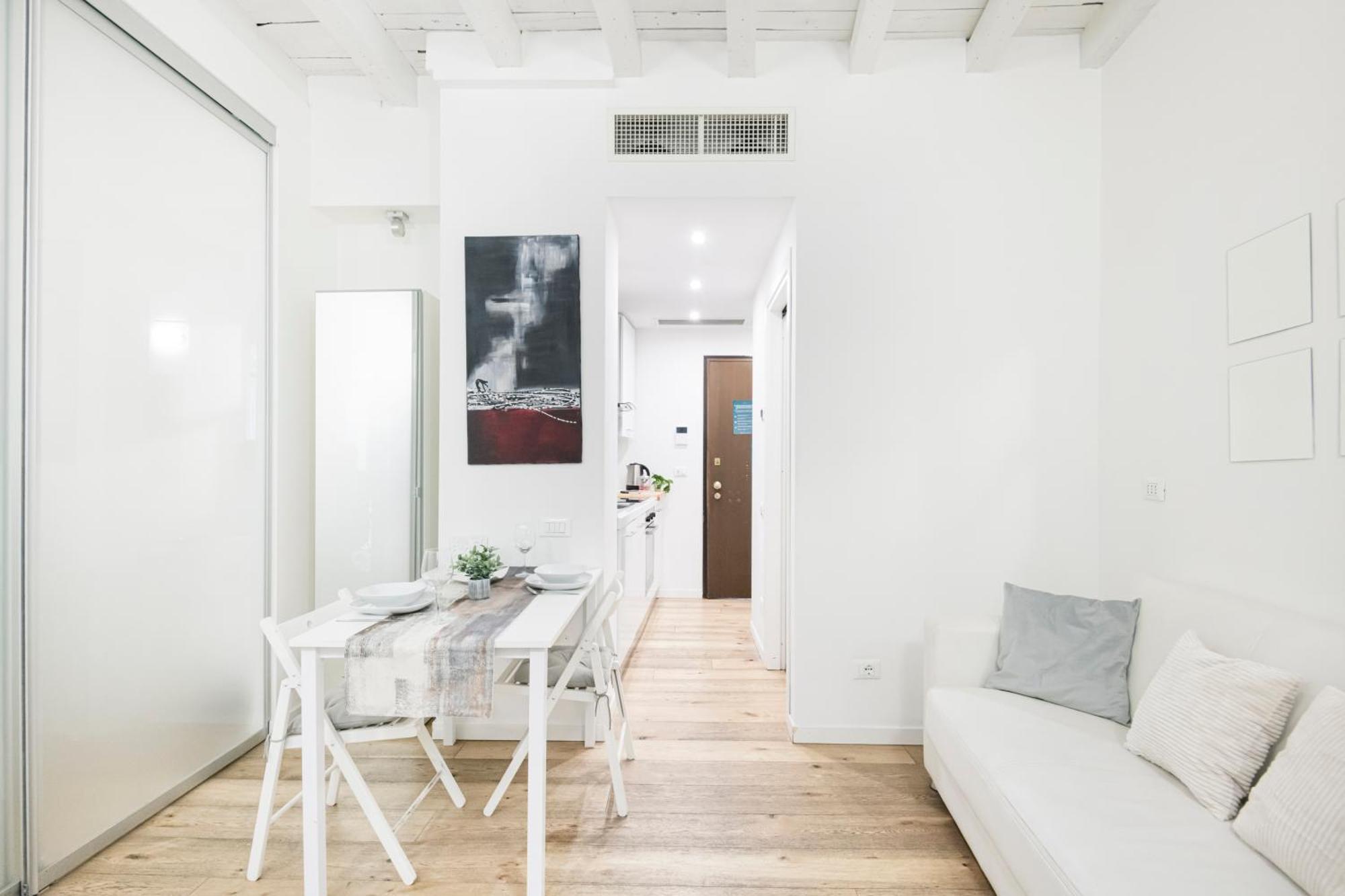 Amazing, New & Fully Furnished Studio In Duomo ミラノ エクステリア 写真