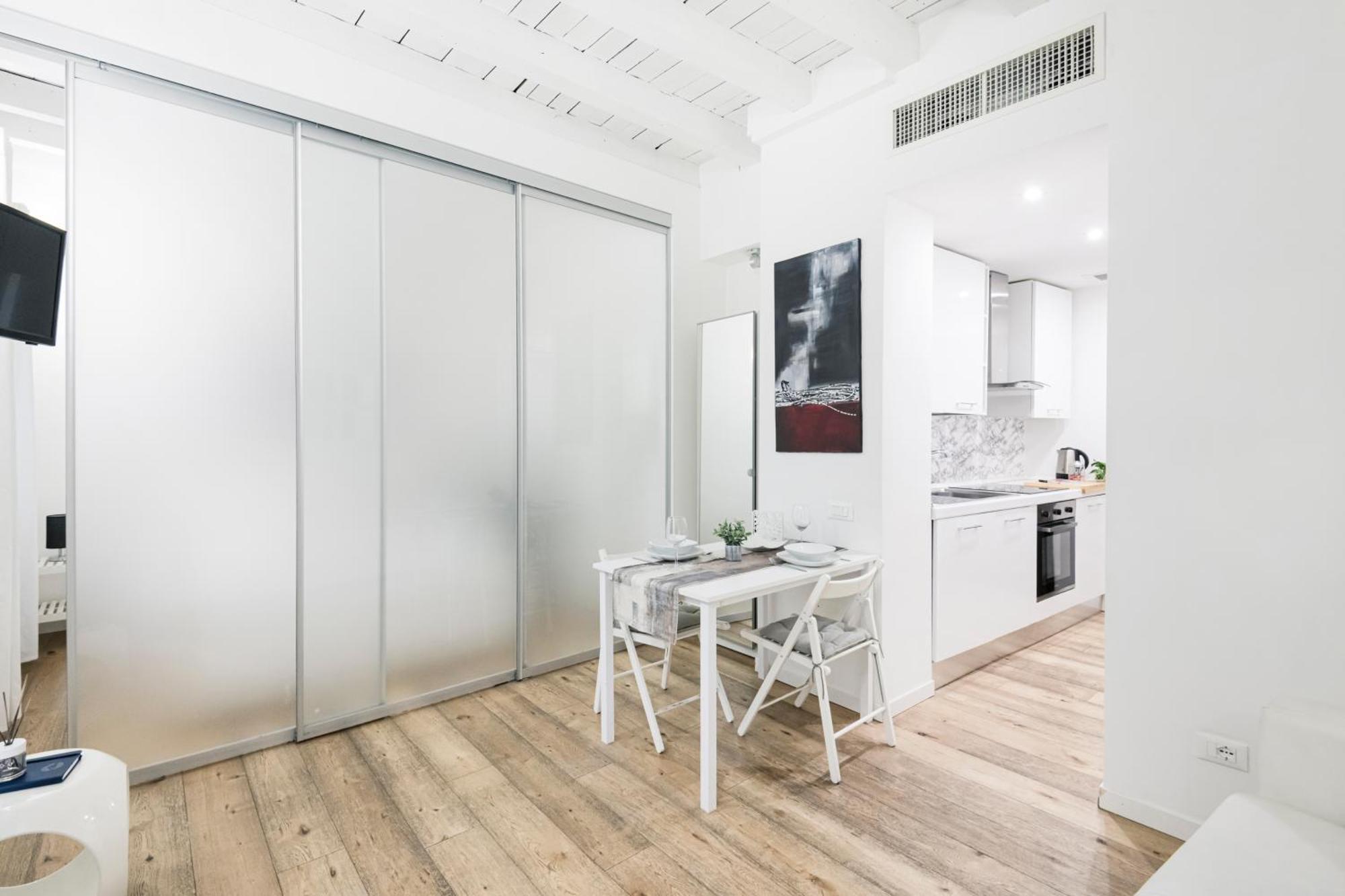 Amazing, New & Fully Furnished Studio In Duomo ミラノ エクステリア 写真