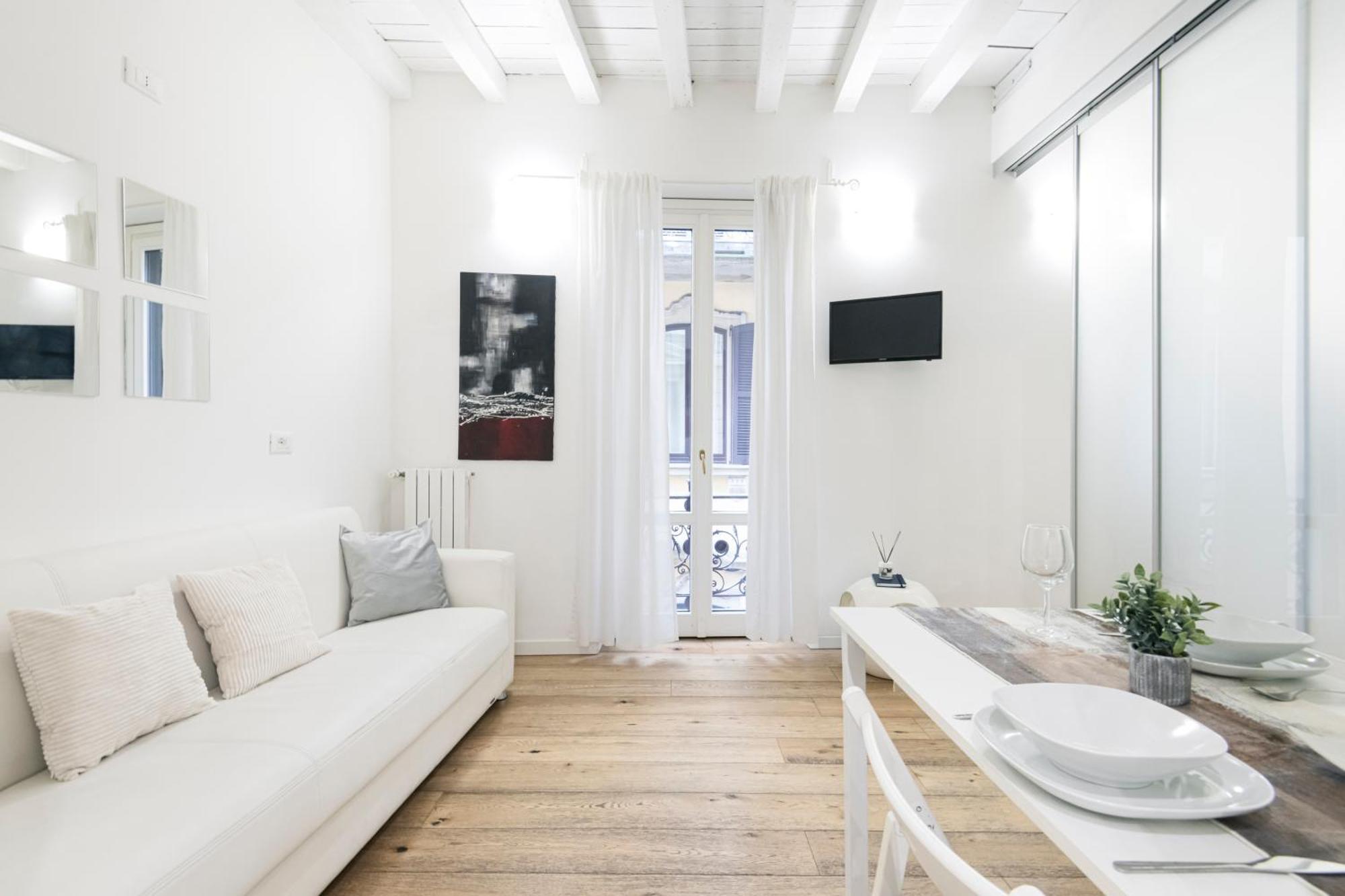 Amazing, New & Fully Furnished Studio In Duomo ミラノ エクステリア 写真